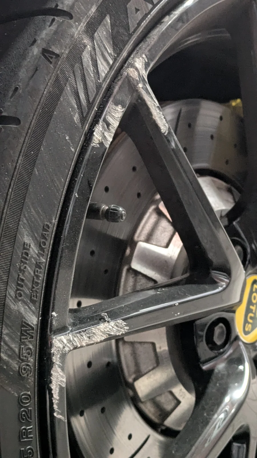 250920-FrontLeftWheelScratches.webp