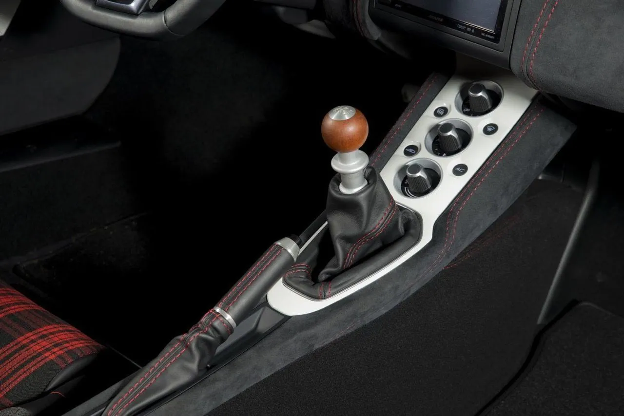 Gear Knob Lotus-Evora-410-James-Bond-2017-3-2500254100.webp