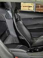 B10XL Emira seat gap4.webp