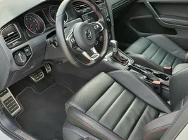 TopGear opinion piece about the Emira steering wheel