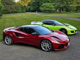 Track battle: Emira vs GT3
