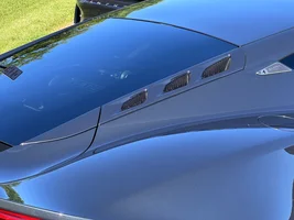 Painted rear glass vent panels to match body color