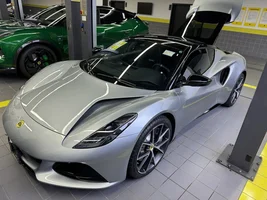 Zinc or Osmium?  Black or silver wheels?