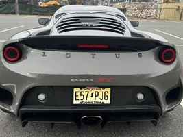 Comparison: Lotus Emira vs GT