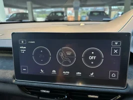 Aircon on with full temperature control.