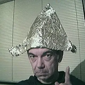 Tin_foil_hat_2.jpg