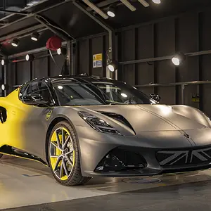 10-000th-Lotus-Emira-produced-in-Hethel (1).webp