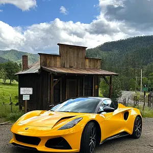 Emira at Buncom ghost town.webp