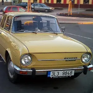 640px-Skoda_100-2 (1).jpeg