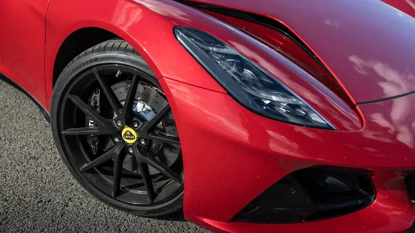 048-2023-lotus-emira-first-drive-review copy.png