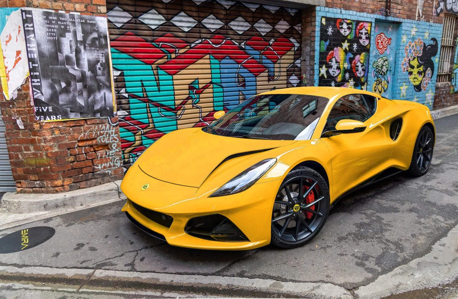 black-wheels-red-calipers.jpg