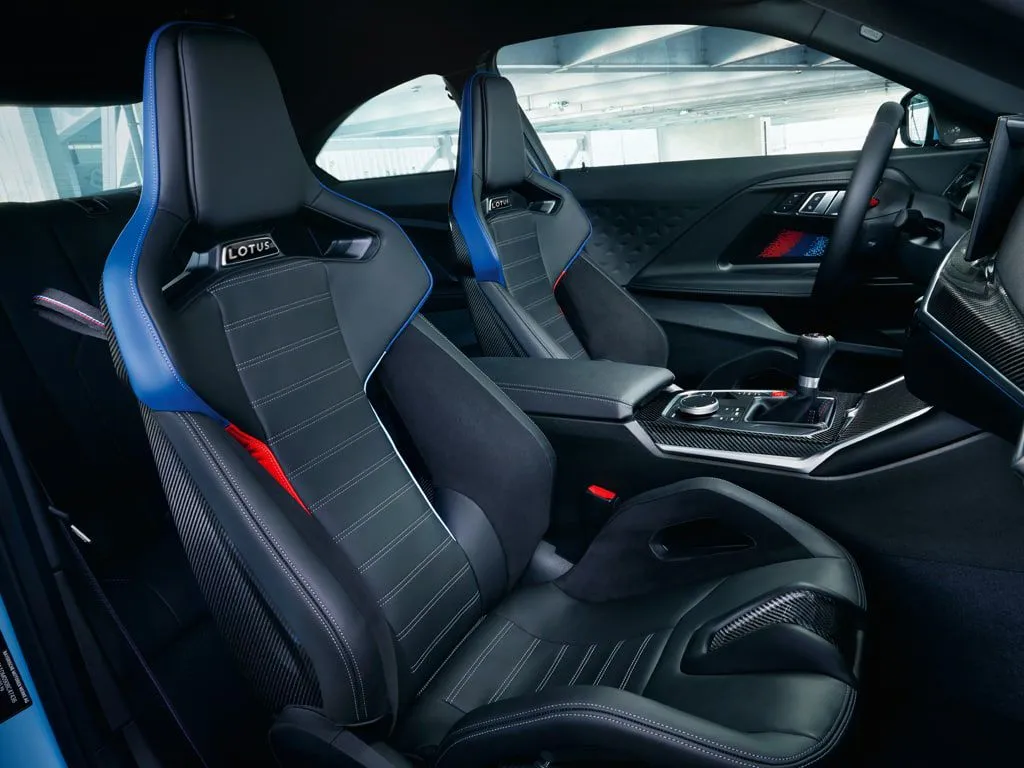 BMW-SOC23-M2Coupe-Overview-Design-Int1-Desktop.jpg