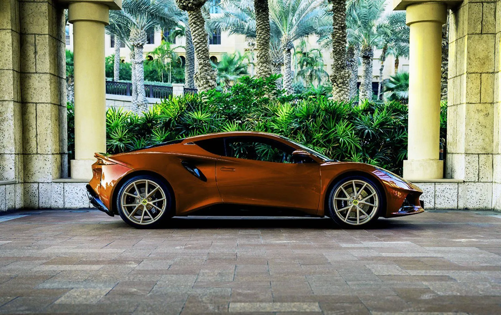 Emira-FE-cf+gold-lotuscars mena.jpg
