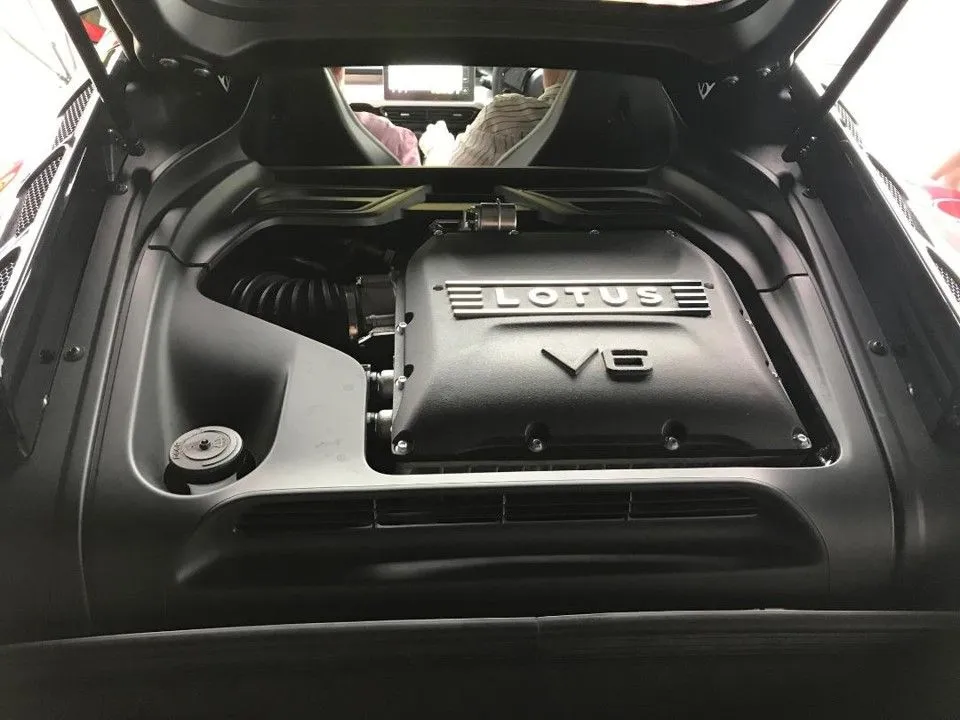 Engine bay Magma Goodwood.jpg