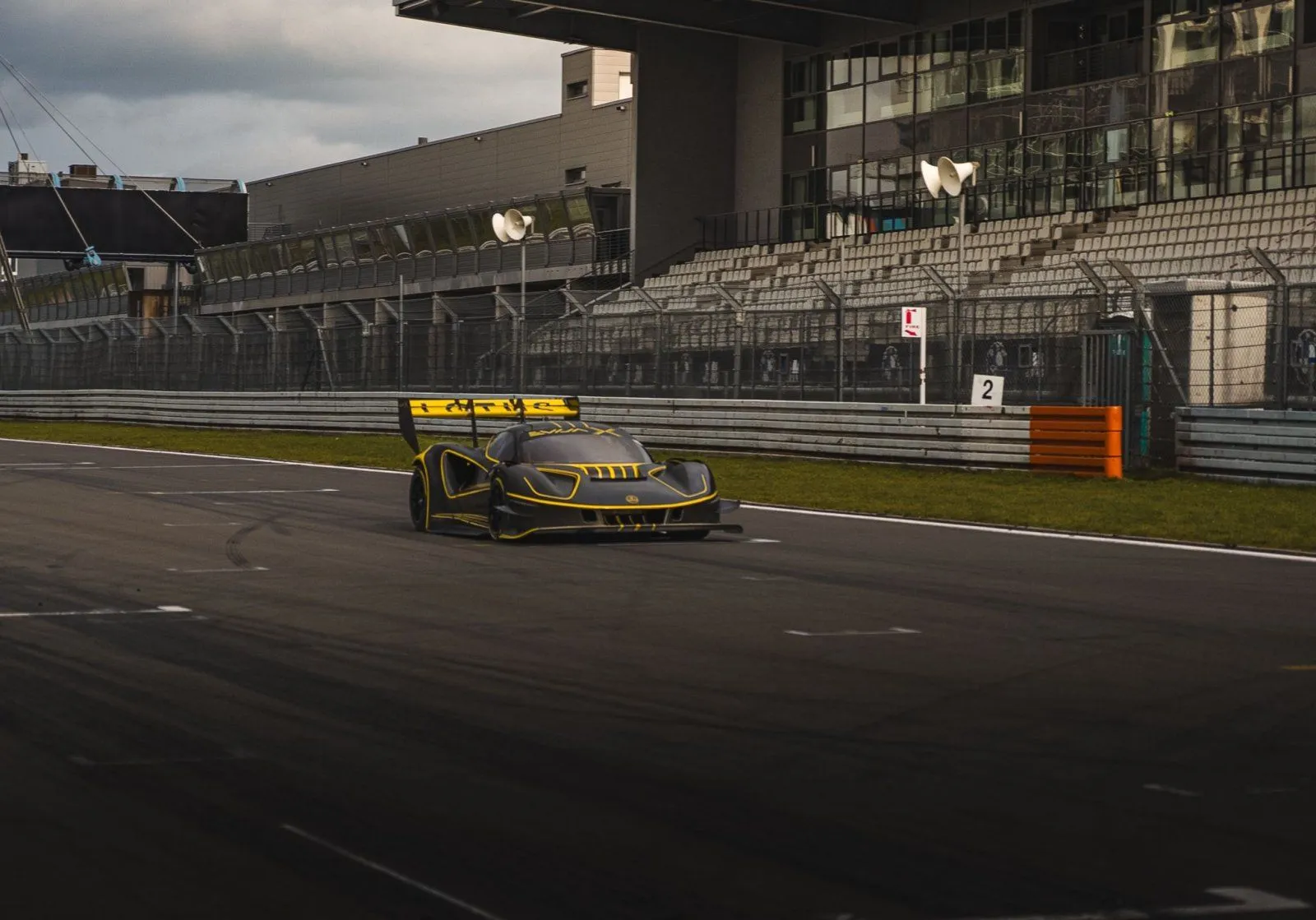 Evija X Ring test (Simon Lane).jpg