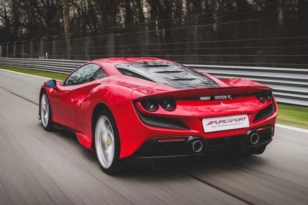 int_ferrari-f8-tributo-v1_tb.webp