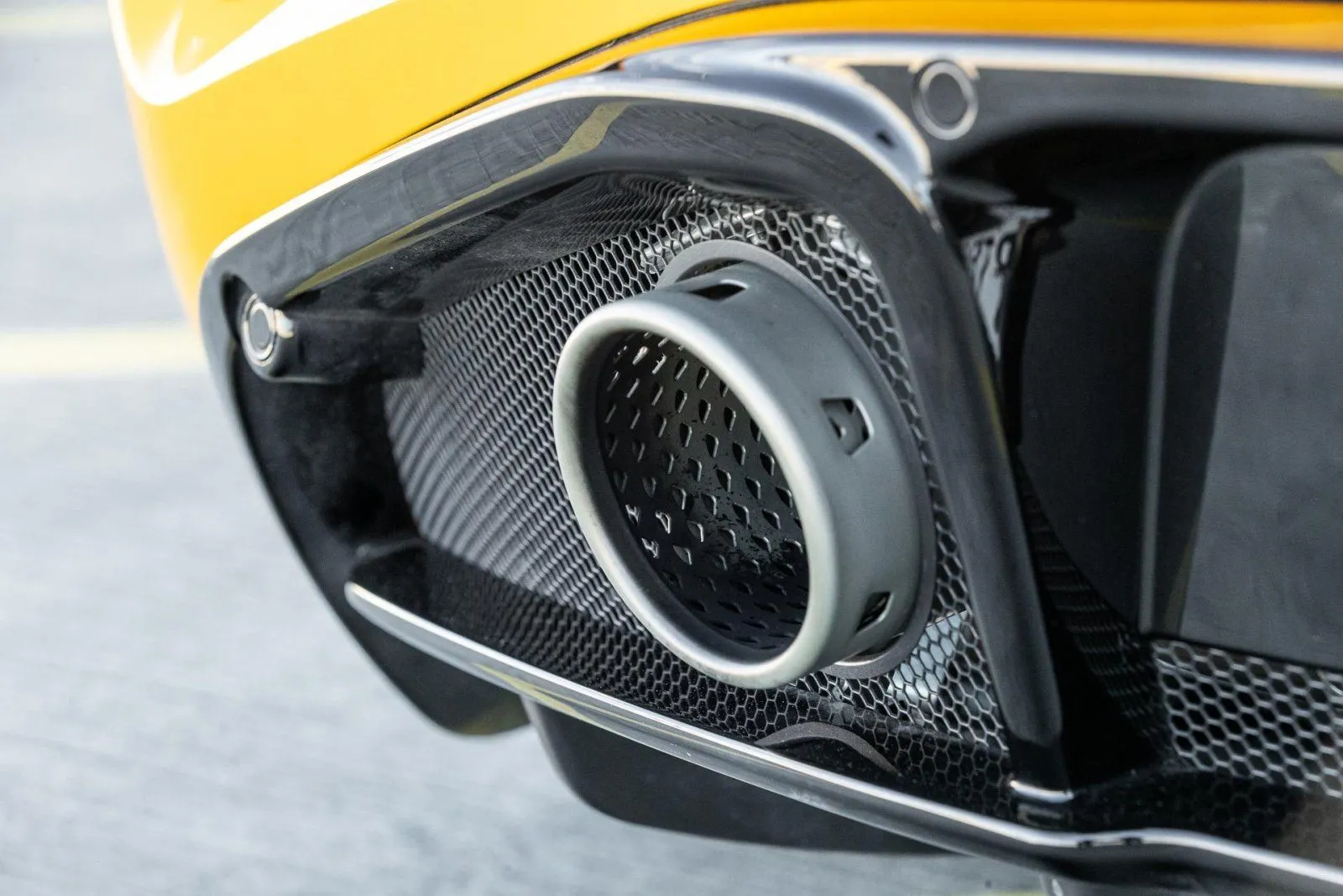 Lotus-Emira-V6-exhaust.jpg