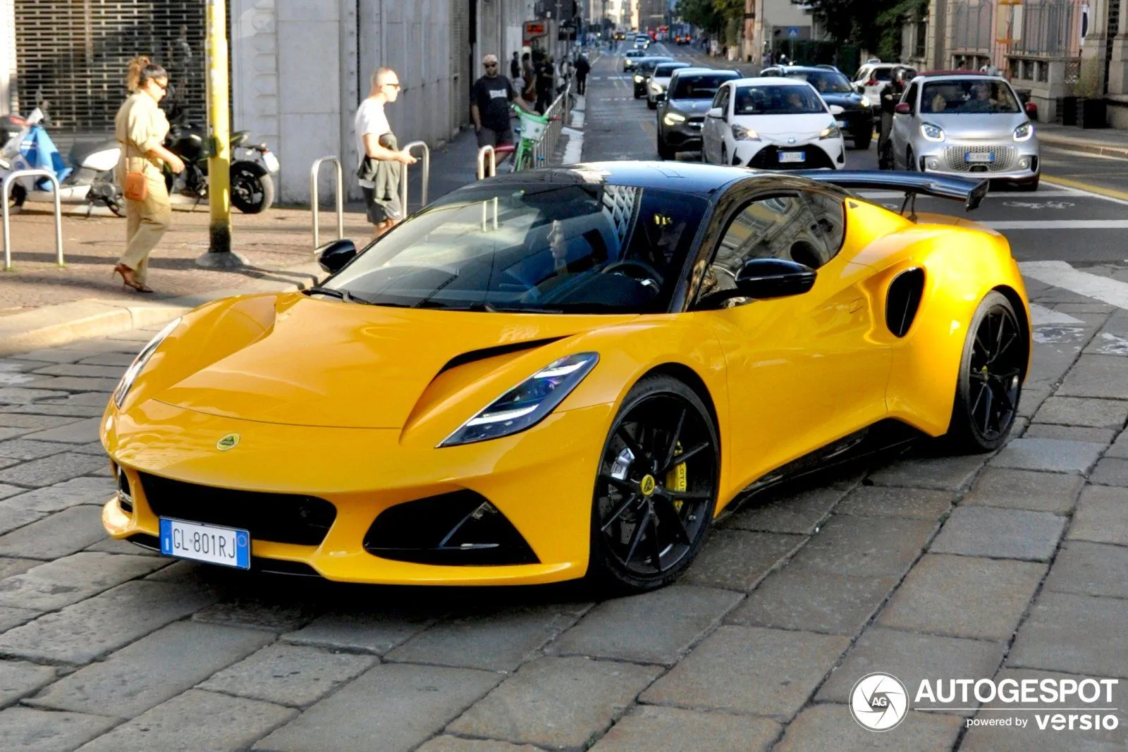 lotus-emira-v6-first-edition-c685827092023174838_1.jpg
