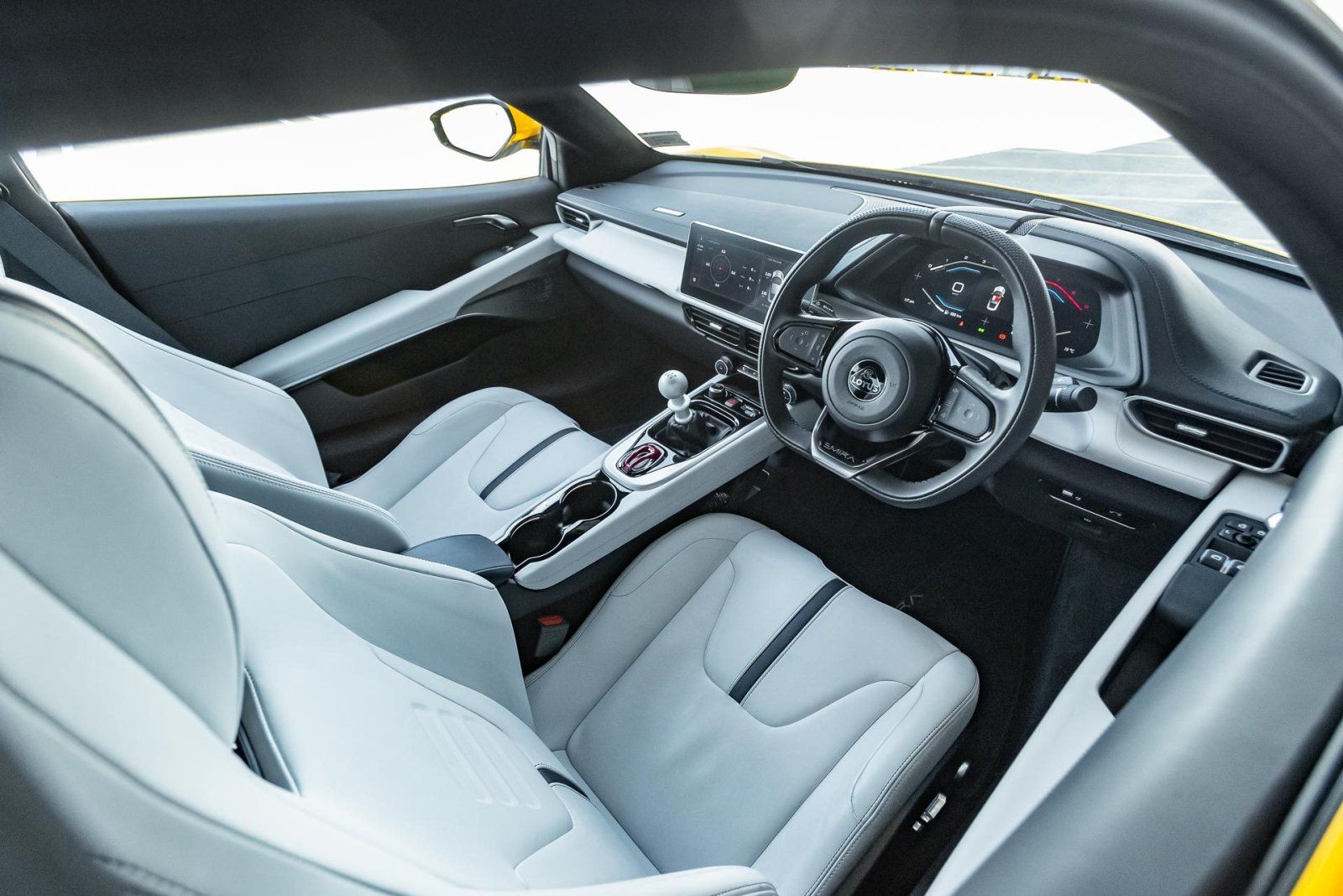 Lotus-Emira-V6-interior.jpg