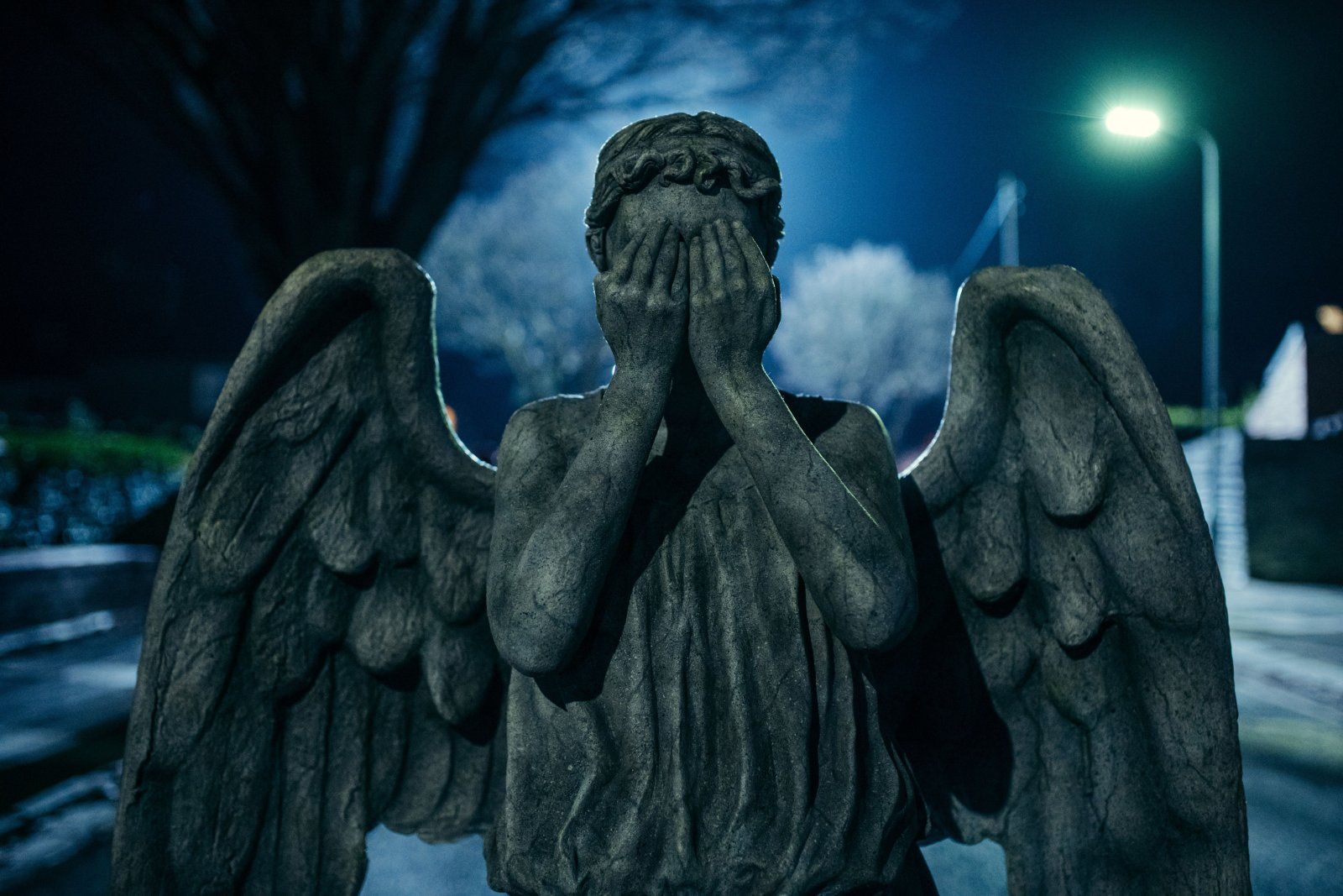 weeping-angel-doctor-who-flux-1634671120.jpg
